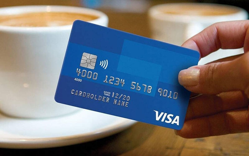 Cách đút thẻ ATM Vietcombank Visa