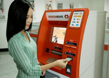 Phí rút tiền thẻ atm, visa Techcombank 2024 cùng và khác ngân hàng