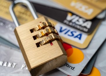 Thẻ ATM ngân hàng Techcombank bị khóa phải làm sao? Cách mở khóa