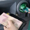 Thẻ ATM khác ngân hàng có rút tiền được không?