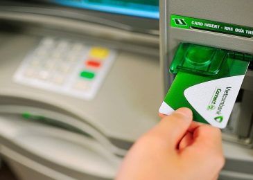 Thẻ Visa Debit Vietcombank có rút tiền được không? Mất phí bao nhiêu? Cách rút