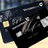Thẻ visa Debit Vietcombank có mất phí hàng tháng không? Ghi nợ được không?