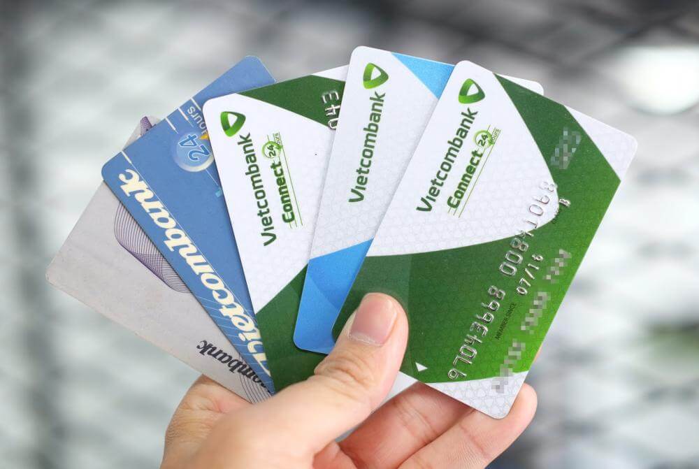 Thẻ ATM Vietcombank Visa có rút tiền được không